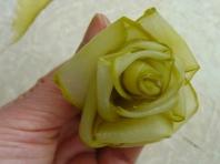 Вкусная красота: вырезание розы из свеклы Как сделать розы из овощей пошагово